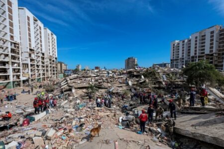 Cifra de fallecidos por terremotos subió a 3.889