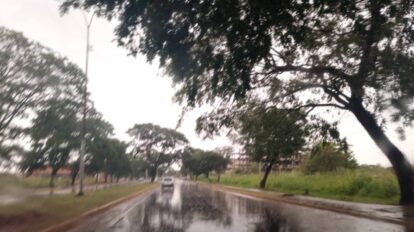 Fuerte aguacero durante la tarde de este viernes en Guayana