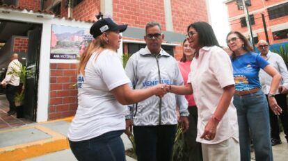 Delcy Rodríguez entrega 210 viviendas rehabilitadas en urbanismo de La Guaira