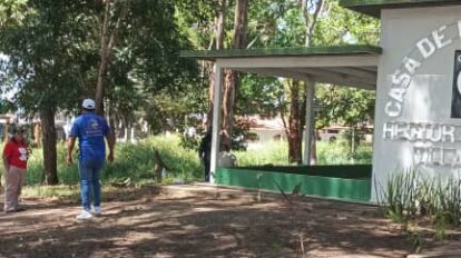 Corposervicios Guayana desmaleza Casa de la Cultura en Los Olivos