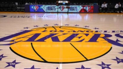 Se oficializa venta de los Lakers
