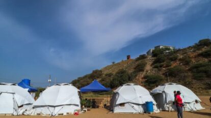 Damnificados por los terremotos piden carpas, toldos y lonas