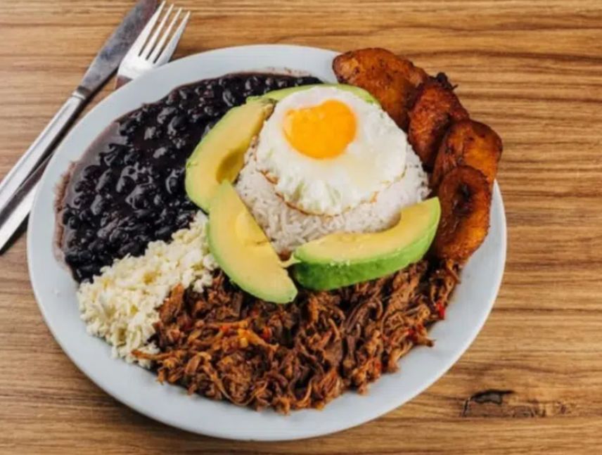 Pabellón criollo Venezuela Mundial de Comidas Ibai Llanos