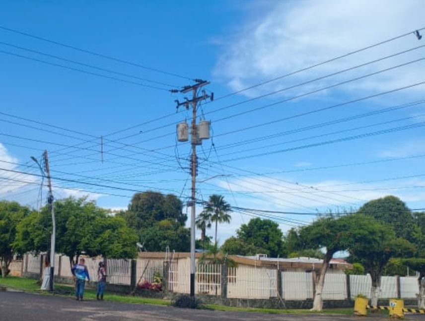 fallas eléctricas en Los Olivos