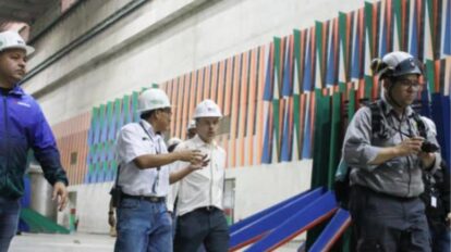 John Barrett inspeccionó represa de Guri