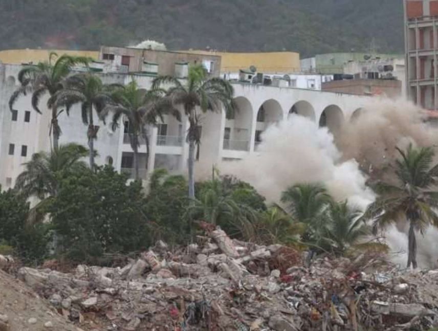 Demolición Residencias Newport