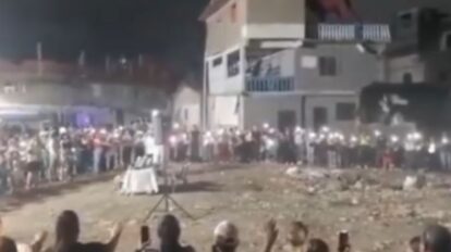 homenaje a víctimas de terremotos en La Guaira
