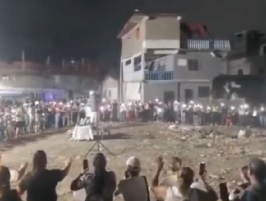 homenaje a víctimas de terremotos en La Guaira