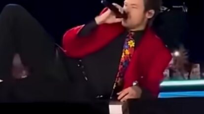 Harry Styles cae en concierto