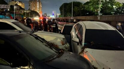 Lluvias dejaron carros colapsados en la Valle Coche