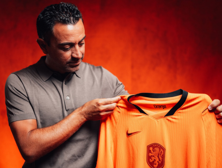 Xavi Hernández fue presentado con los Países Bajos