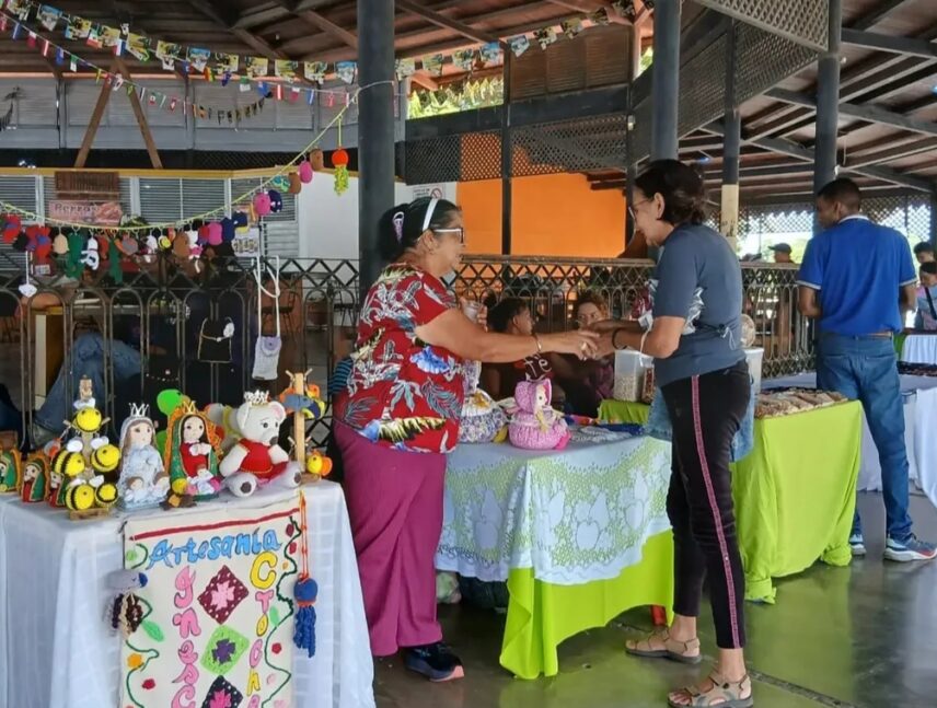 Expoartesanía Angostura reúne a artesanos en la Feria de la Sapoara
