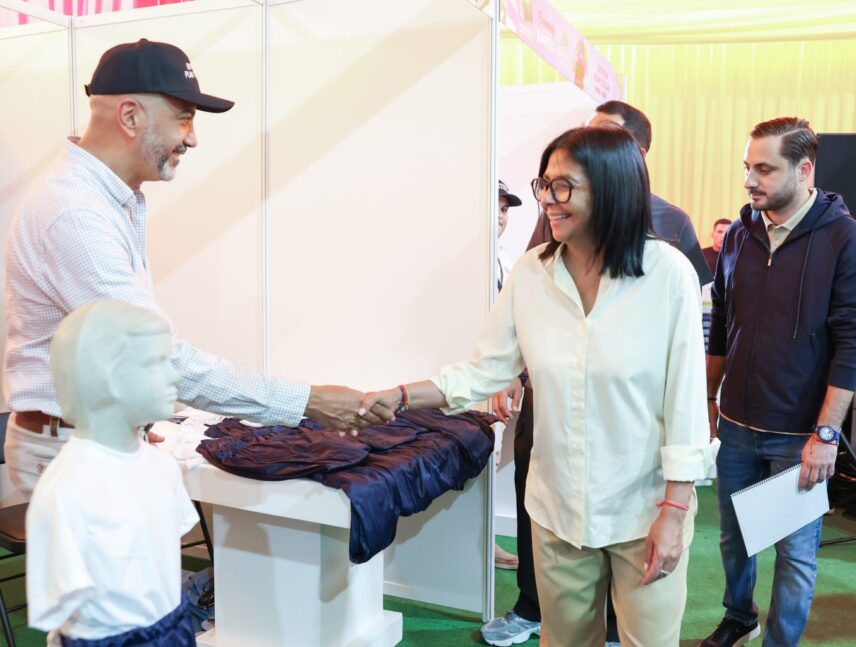 Delcy Rodríguez inaugura Expo Niñas y Niños Productores y Feria Escolar