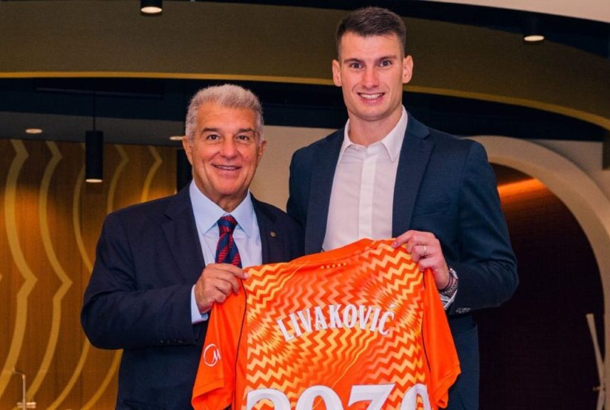 Barcelona hace oficial el fichaje del portero Livakovic
