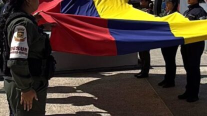 Fanb realiza izada de la Bandera Nacional en Plaza Bolívar de San Félix