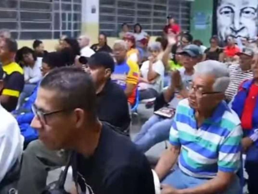 Avanza renovación de vocerías en consejos comunales del país