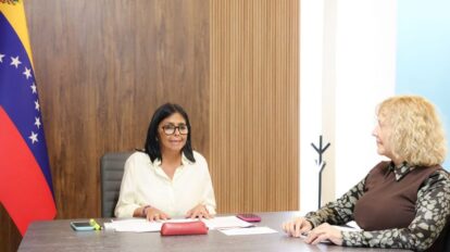 Presidenta (e) presenta resultados tras reunión con ministra de Educación Universitaria