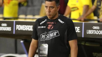 César Farías dejó de ser técnico del Barcelona SC