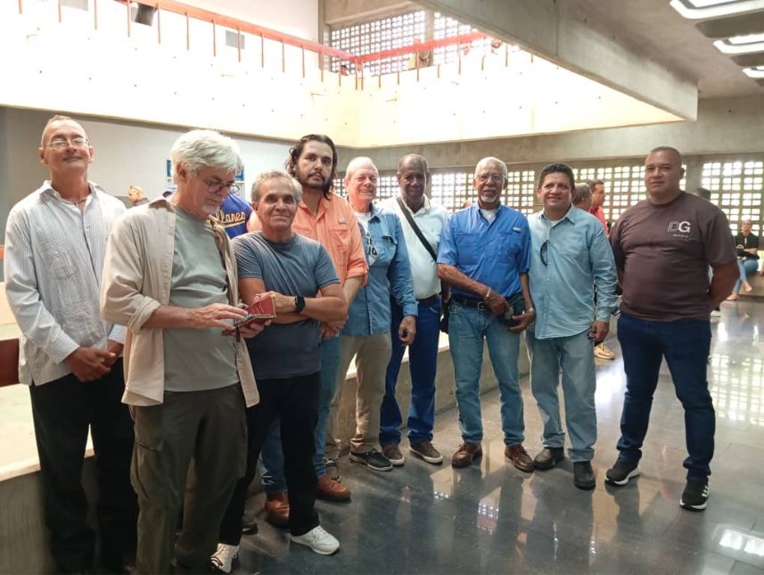 Sindicatos y trabajadores respaldan al dirigente Jean Mendoza