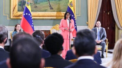 Presidenta (e) firma acuerdos para producción y exportación de gas