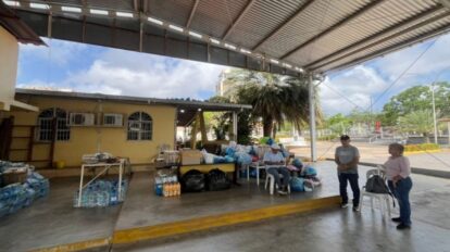 Solicitan camión para enviar ayuda humanitaria a La Guaira