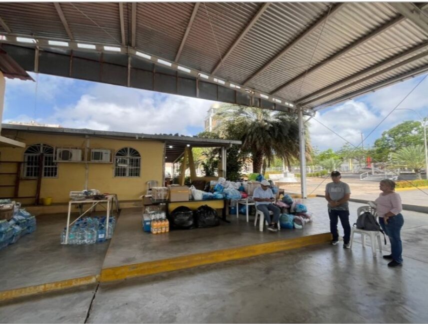 Solicitan camión para enviar ayuda humanitaria a La Guaira