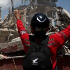 De la Espriella declara "emergencia económica" por terremoto