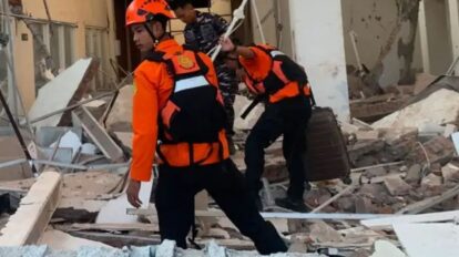 En Indonesia 38 personas mueren tras terremoto