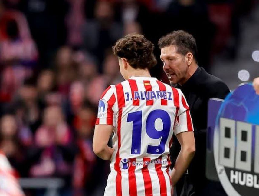Simeone reitera la permanencia de Julián Álvarez