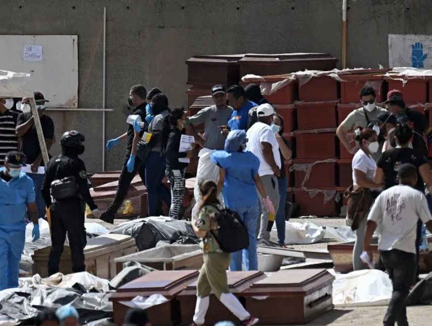 Sepultan en La Guaira a 40 niños no reclamados tras el doble terremoto