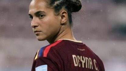 Deyna Castellanos dispara contra la FVF