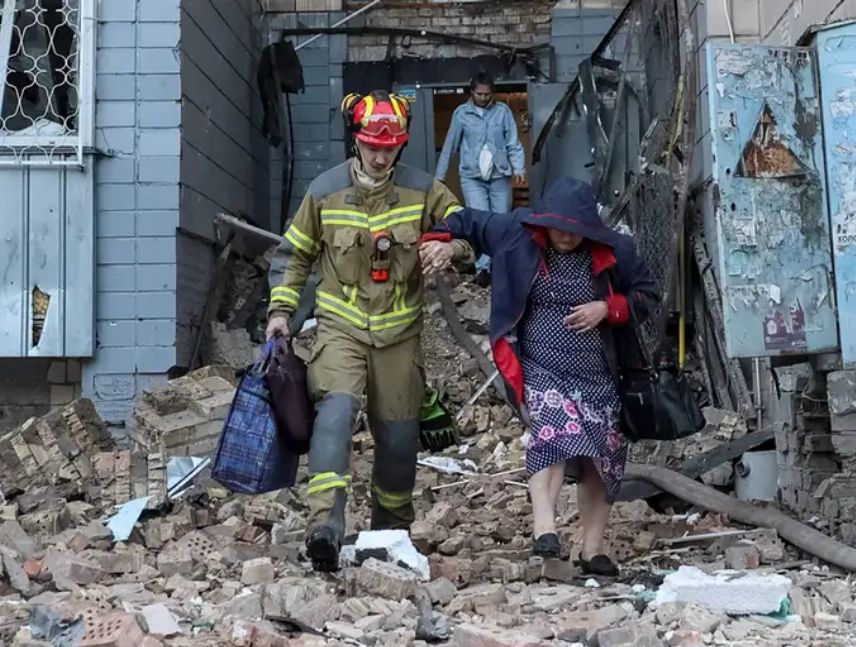 Bombardeos rusos matan a 16 personas en Kiev y alrededores