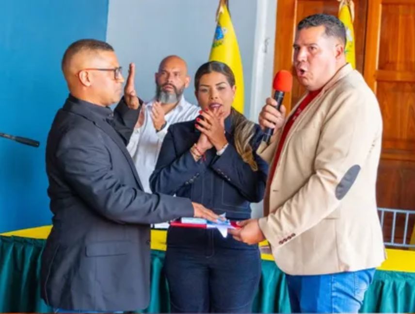 Juramentan a José Vidal como alcalde encargado del municipio Roscio