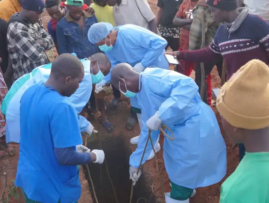 Epidemia de ébola en RD Congo "avanza de forma exponencial"