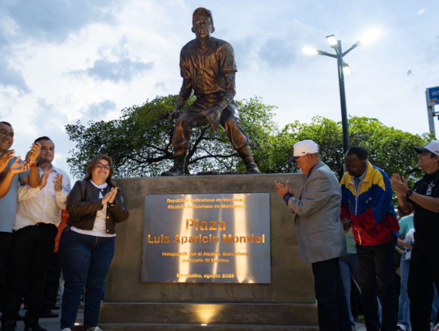Develaron en Maracaibo primera estatua de Luis Aparicio
