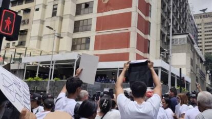 Familiares de presos exigen liberación masiva frente al MP