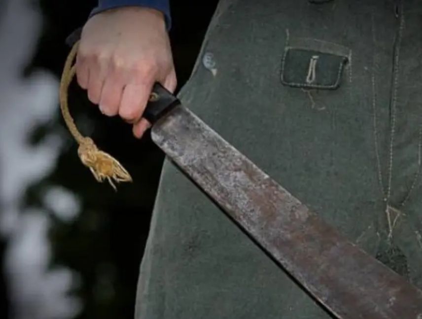 Asesinan a un obrero a machetazos