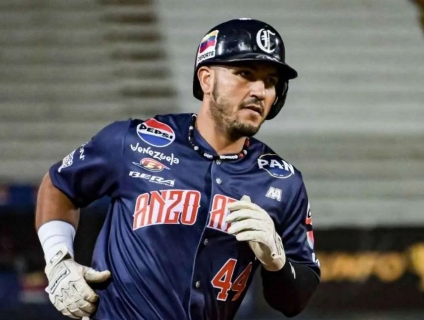 Cardenales y Caribes pactan cambio de jugadores
