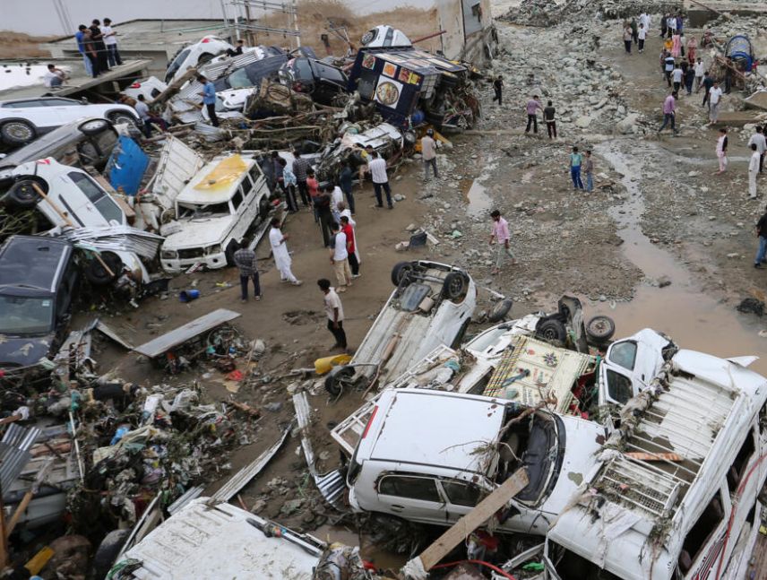 Más de 100 muertos en India por el monzón e inundaciones