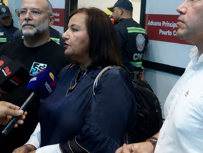 Dinorah Figuera arribó a Venezuela para iniciar diálogo