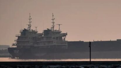 Irán acuerda con Omán nueva ruta en Ormuz