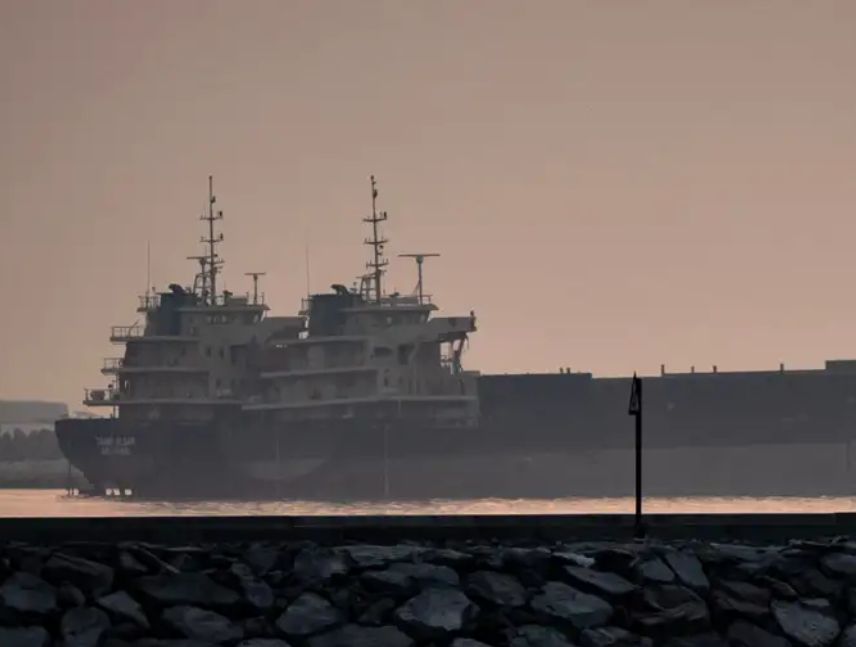 Irán acuerda con Omán nueva ruta en Ormuz