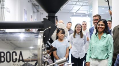 Delcy Rodríguez inspecciona avances del sector cafetalero en visita a "Boca Café"