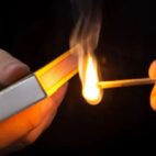 madre e hijo prendieron fuego a una mujer tras una discusión