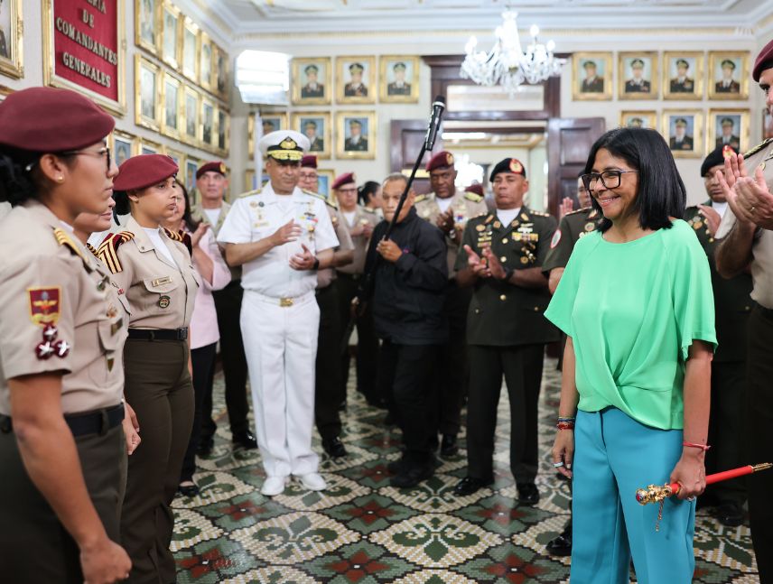 Delcy Rodríguez visita comandancia de la GNB