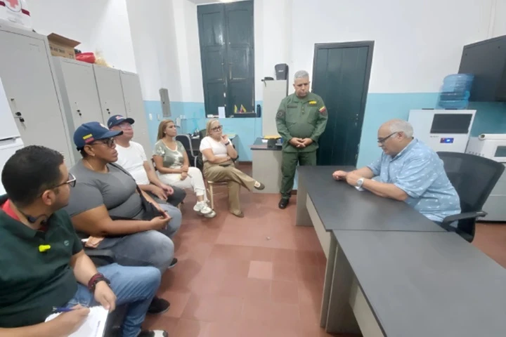 Autoridades sanitarias supervisan atención médica en campamentos transitorios
