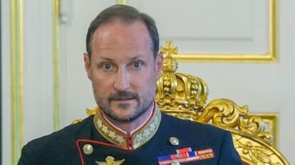 Rey Haakon VIII se dirigió a Noruega tras el fallecimiento de Harald V