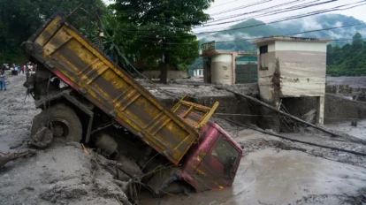 Reportan más de 390 muertos y 1.400 desaparecidos por inundaciones en Nepal y Tíbet