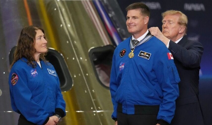 Trump entrega la Medalla de Honor Espacial a astronautas de Artemis II