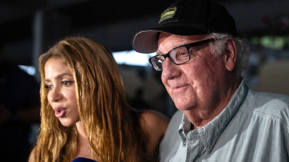 Shakira reconstruirá universidad y diez colegios afectados por el terremoto